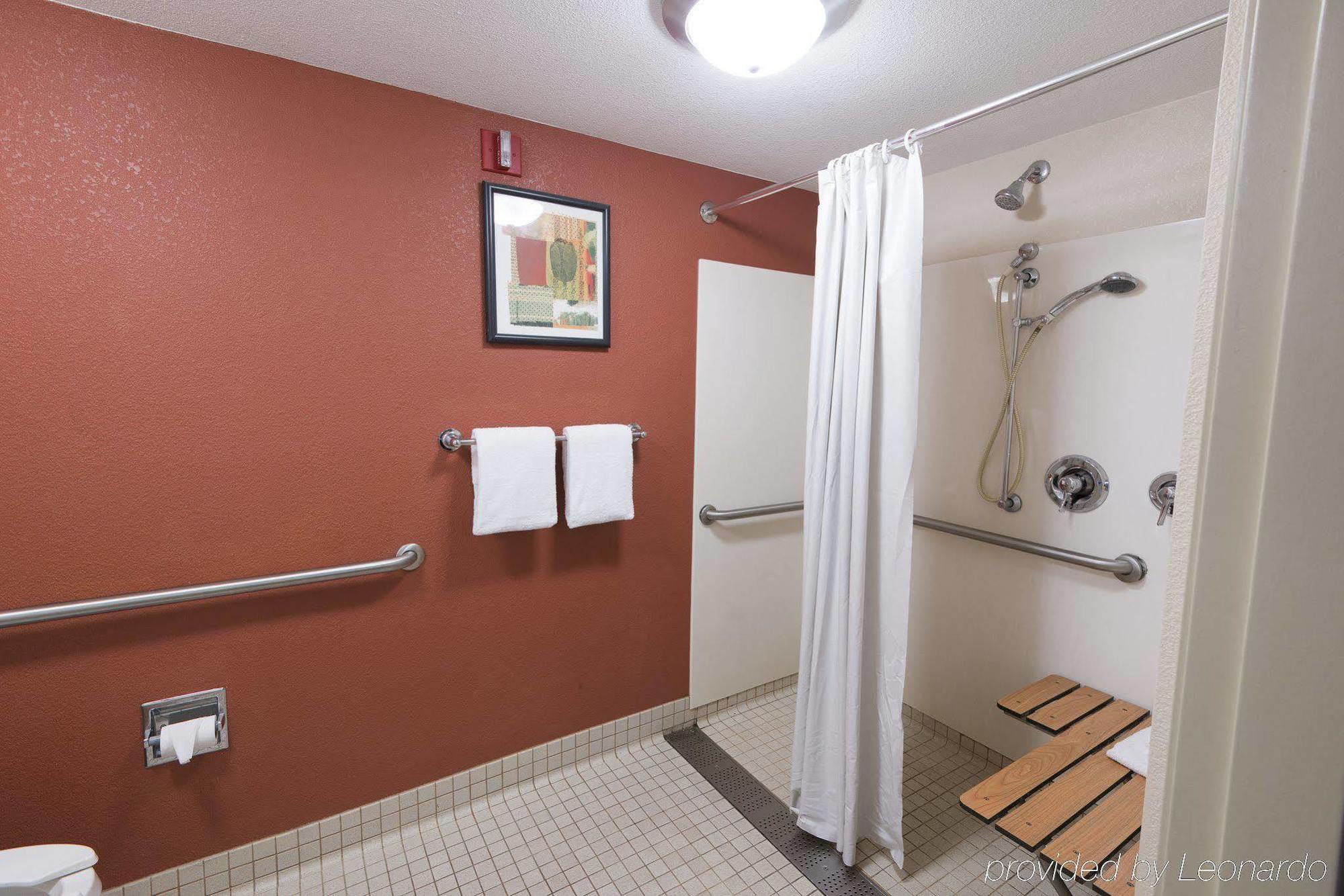 Red Roof Inn Dayton North Airport Εξωτερικό φωτογραφία
